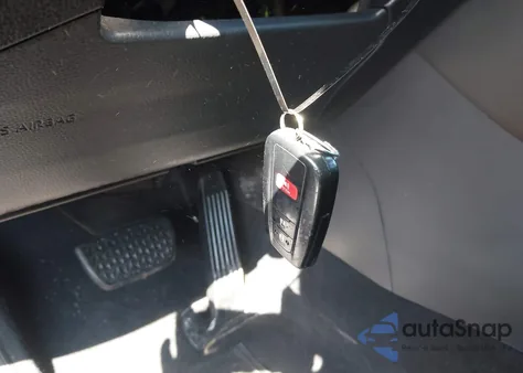 2021 Toyota Rav4 Xle z USA, uszkodzony, nr VIN 2T3P1RFV5MW221775